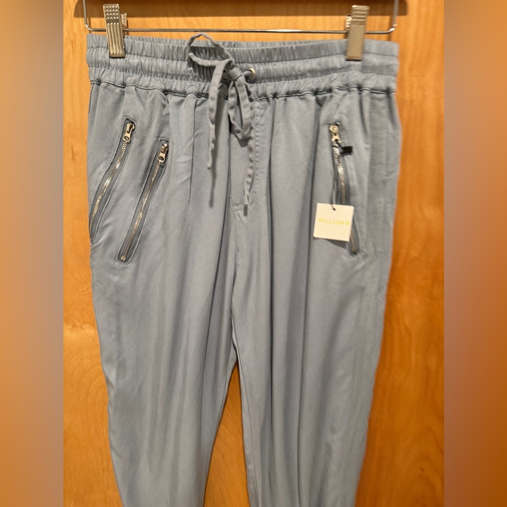 NWT!! WILLIAM B & FRIENDS - BLUE JOGGERS